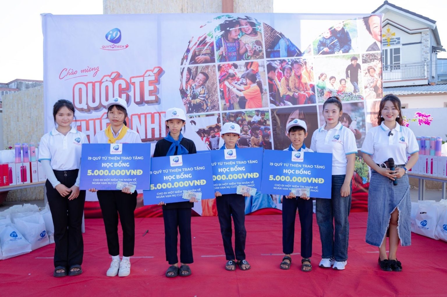 Hình ảnh đá gà trực tiếp và trò chơi xổ số tại ga6789